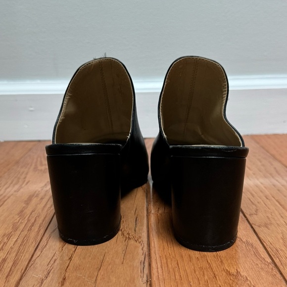 Neiman Marcus Pointed Toe Heeled Mule Black Leather Size 9 - Picture 4 of 11